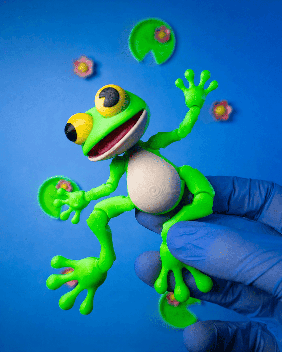 Modelo 3D impreso sostenido a mano